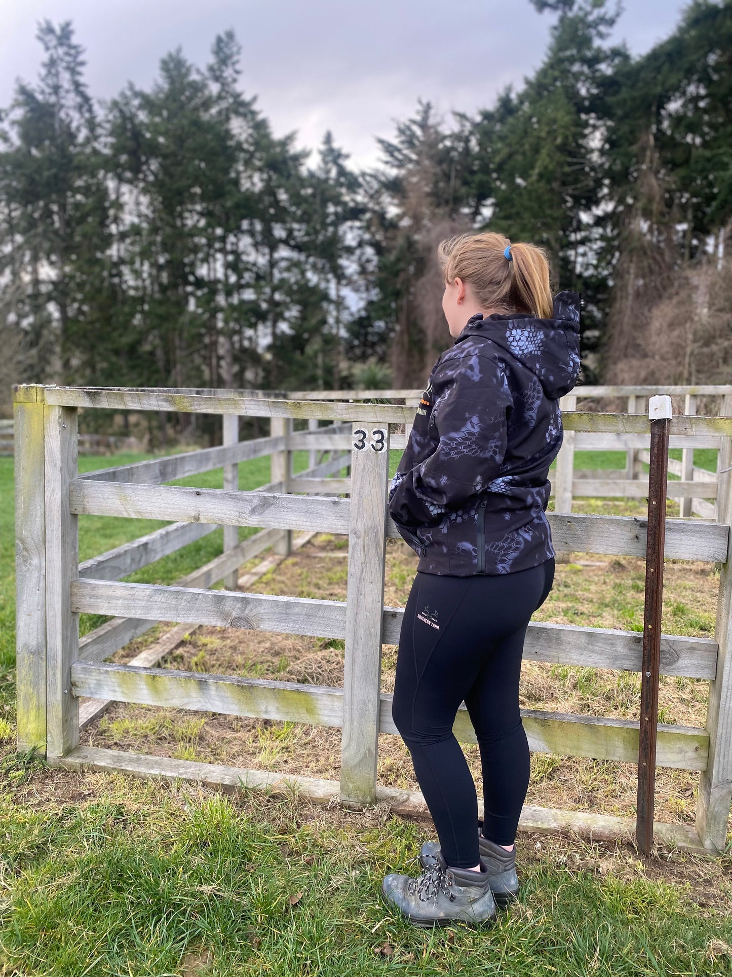 Southern Tahr Hunt Leggings